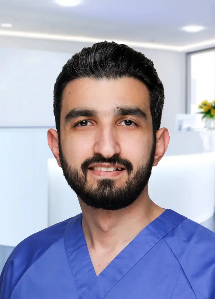 Portrait zahnmedizinische Prophylaxeassistenz Mohammad Mazyad (AD Zahnzentrum Dortmund)