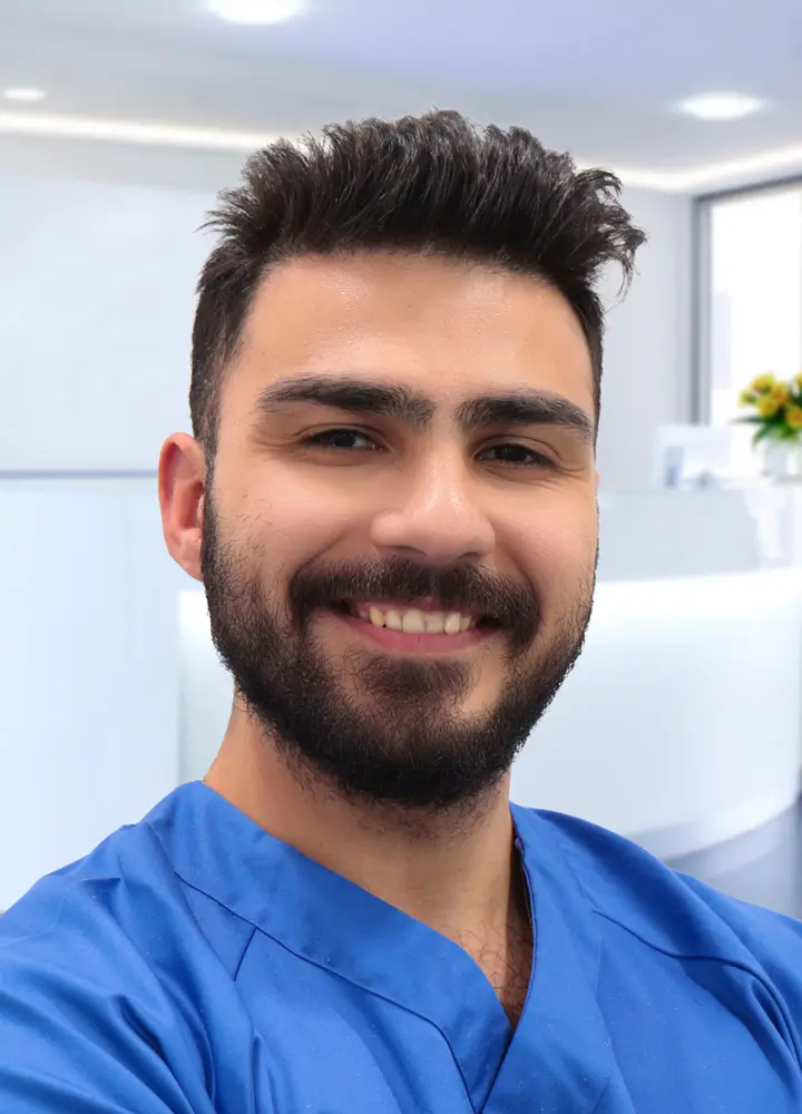 Portrait zahnmedizinische Prophylaxeassistenz Mohamad (AD Zahnzentrum Dortmund)