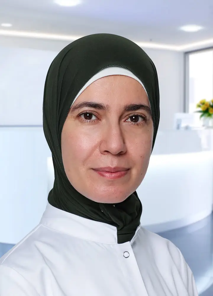 Portrait Zahn&auml;rztin Banan Adam (AD Zahnzentrum Dortmund)