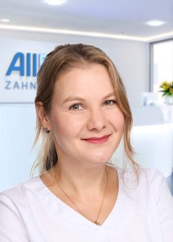 Portrait Ober&auml;rztin Janina Grauer (AllDent Dresden)