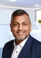 Portrait Klinikmanager Benjamin Das (AD Zahnzentrum Dortmund)